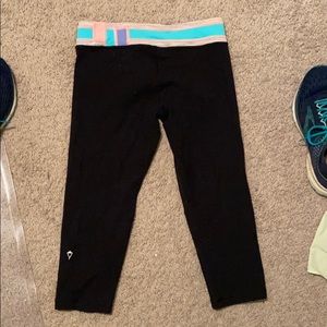 reversible ivivva cropped leggings size 14